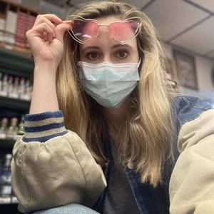 Meet your Posher, Adrienne